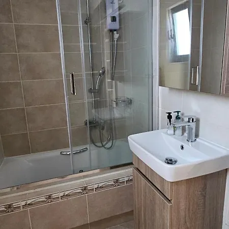 Sea View Apartment *