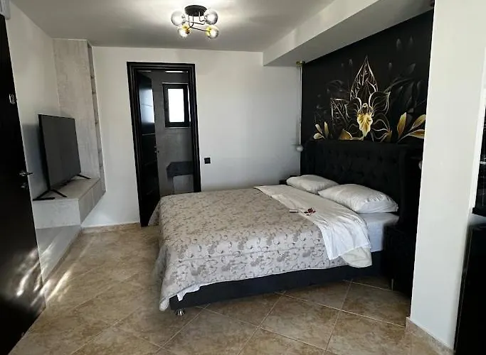 Sea View Apartment *